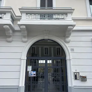 https://milano-naviglio-grande-appartamento-zona-tortona.it-lombardy.com